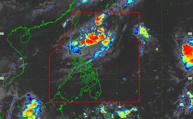 Tropical Depression Julian is currently located about 525 km east of Itbayat, Batanes (Philippines) as of 11:00 a.m. on September 27 (local time). Photo: PAGASA