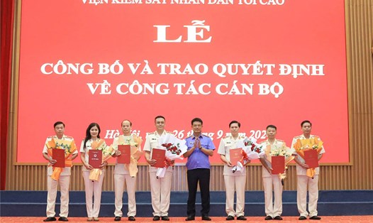 Các cán bộ được điều động, bổ nhiệm giữ các chức vụ trong ngành kiểm sát. Ảnh: Viện KSND Tối cao