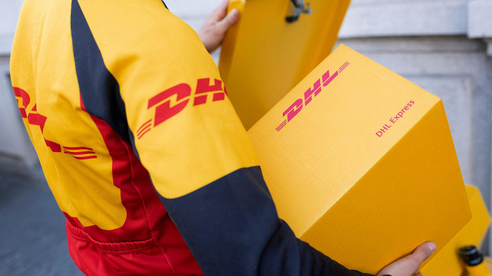 DHL Express announced that its 2025 tariff adjustment in Vietnam will increase by an average of 5.9%. Photo: Provided by the company