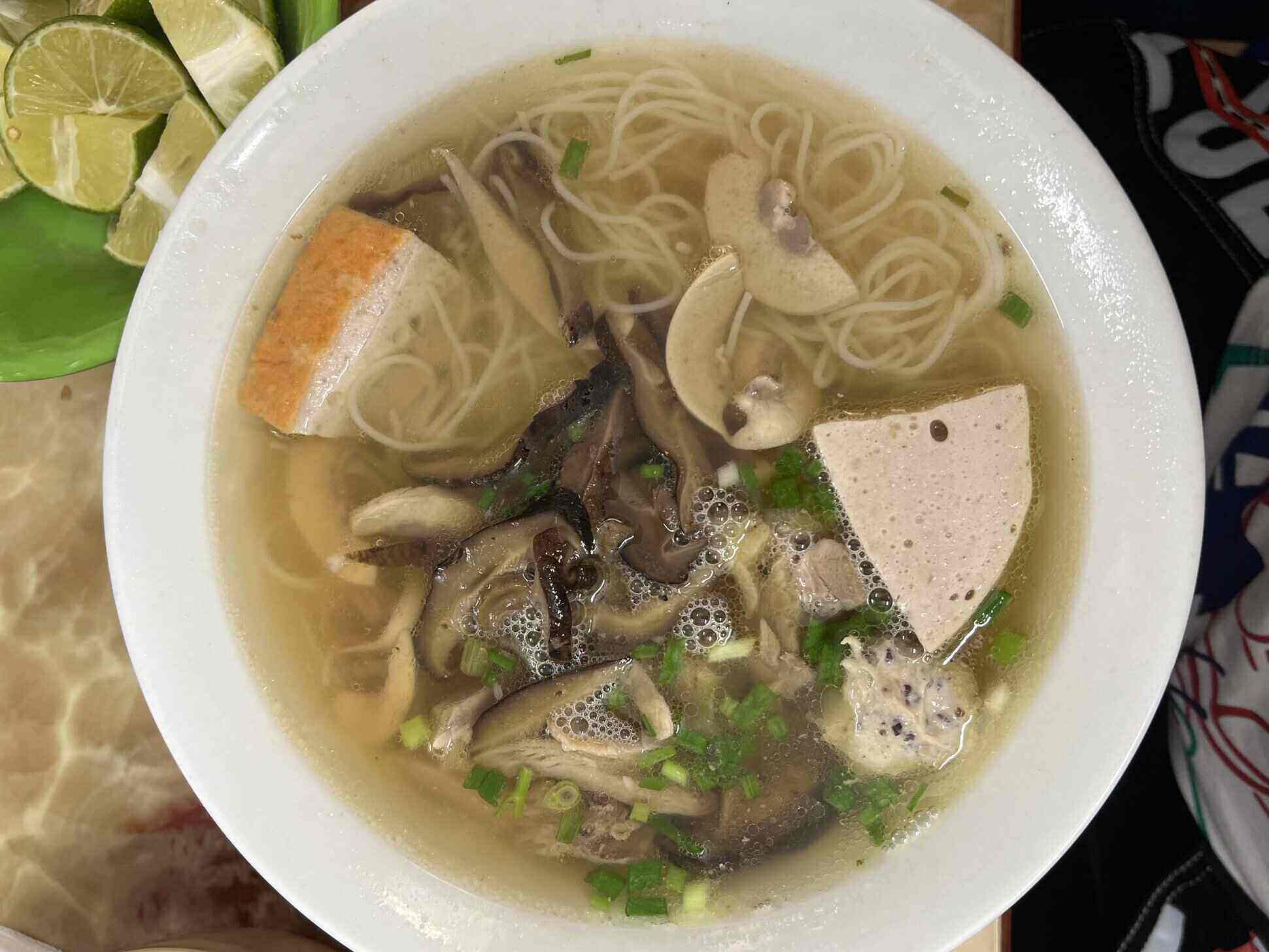 Bún, miến, phở là sự lựa chọn tốt cho người bị hạ đường huyết. Ảnh: Kiều Vũ