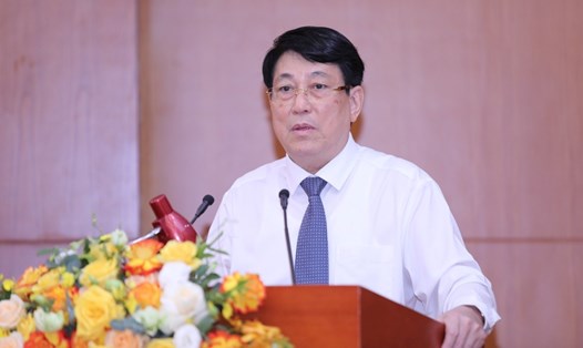 Ủy viên Bộ Chính trị, Thường trực Ban Bí thư Lương Cường vừa ký ban hành Quy định 183-QĐ/TW của Bộ Chính trị về bảo vệ cơ quan, tổ chức, người thi hành công vụ trong hoạt động điều tra, truy tố, xét xử, thi hành án. Ảnh: VGP