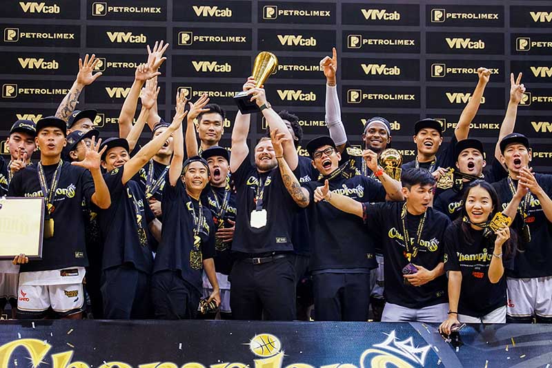 Saigon Heat won the VBA championship for the 5th consecutive time. Photo: An Khanh