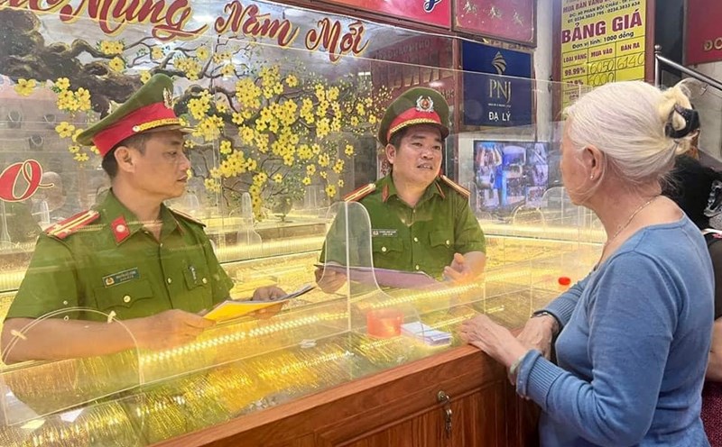 Officers of the Department of Investigation Police on Social Order Crimes, Thua Thien Hue Provincial Police - the unit proposed to be awarded the title of Hero of the People's Armed Forces. Photo: PC02 Thua Thien Hue