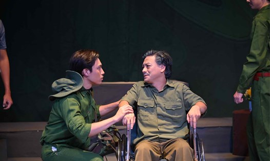 Vở kịch "Đồng chí". Ảnh: NSX