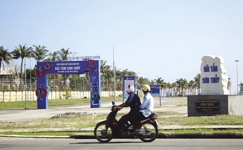 Da Nang City invested more than 34.6 billion VND to build the project of Park, Sea Sports Club and Son Thuy beach. Photo: Thuy Trang