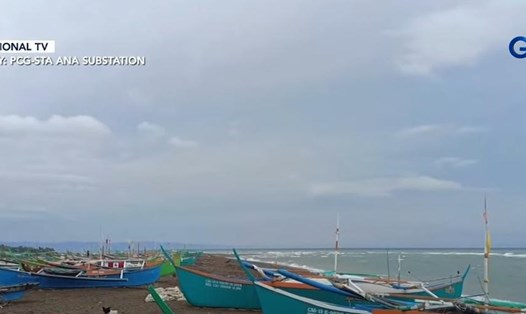 Tàu thuyền neo đậu ở bờ biển tỉnh Cagayan, Philippines do ảnh hưởng của bão Julian. Ảnh: PGC-Sta. Ana Substation