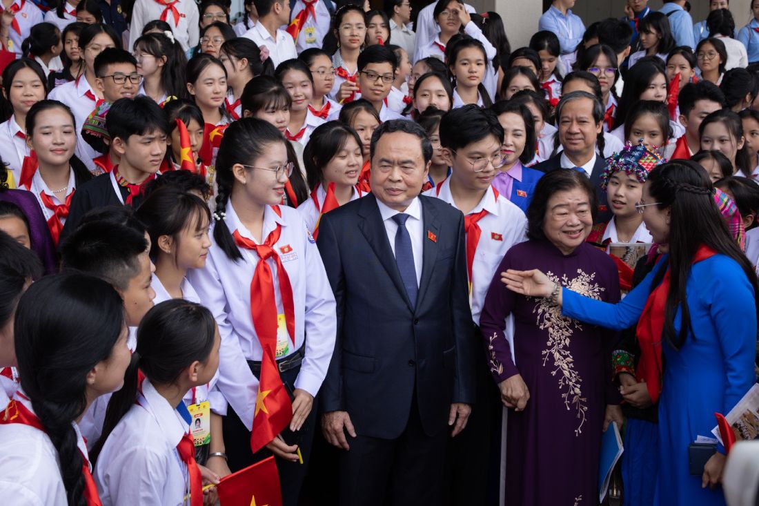 Politburo member, National Assembly Chairman Tran Thanh Man and delegates attending the question and answer session within the framework of the 2nd mock session of the "Children's National Assembly" - 2024. Photo: Hai Nguyen