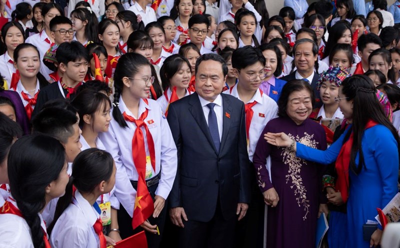 Politburo member, National Assembly Chairman Tran Thanh Man and delegates attending the question and answer session within the framework of the 2nd mock session of the "Children's National Assembly" - 2024. Photo: Hai Nguyen