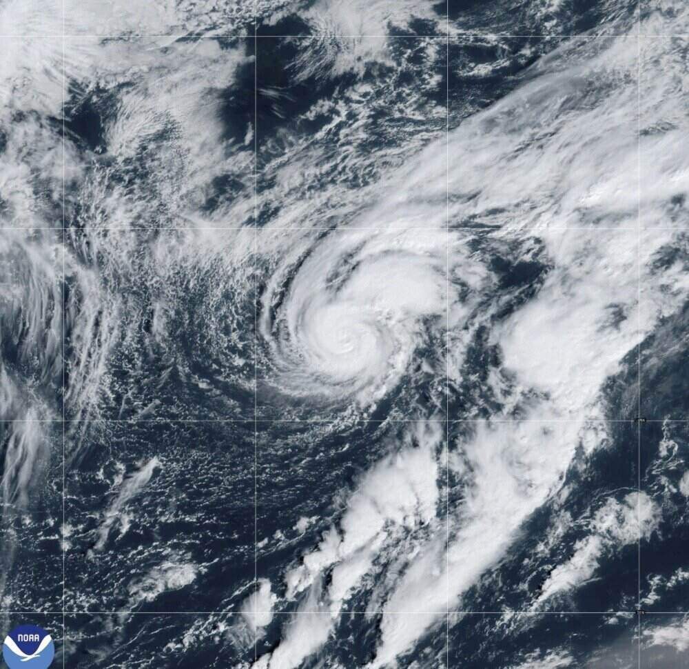 Bão Isaac là cơn bão cấp 2 đang hoạt động ở phía bắc Đại Tây Dương. Ảnh: NOAA