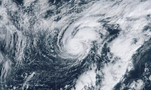 Bão Isaac là cơn bão cấp 2 đang hoạt động ở phía bắc Đại Tây Dương. Ảnh: NOAA