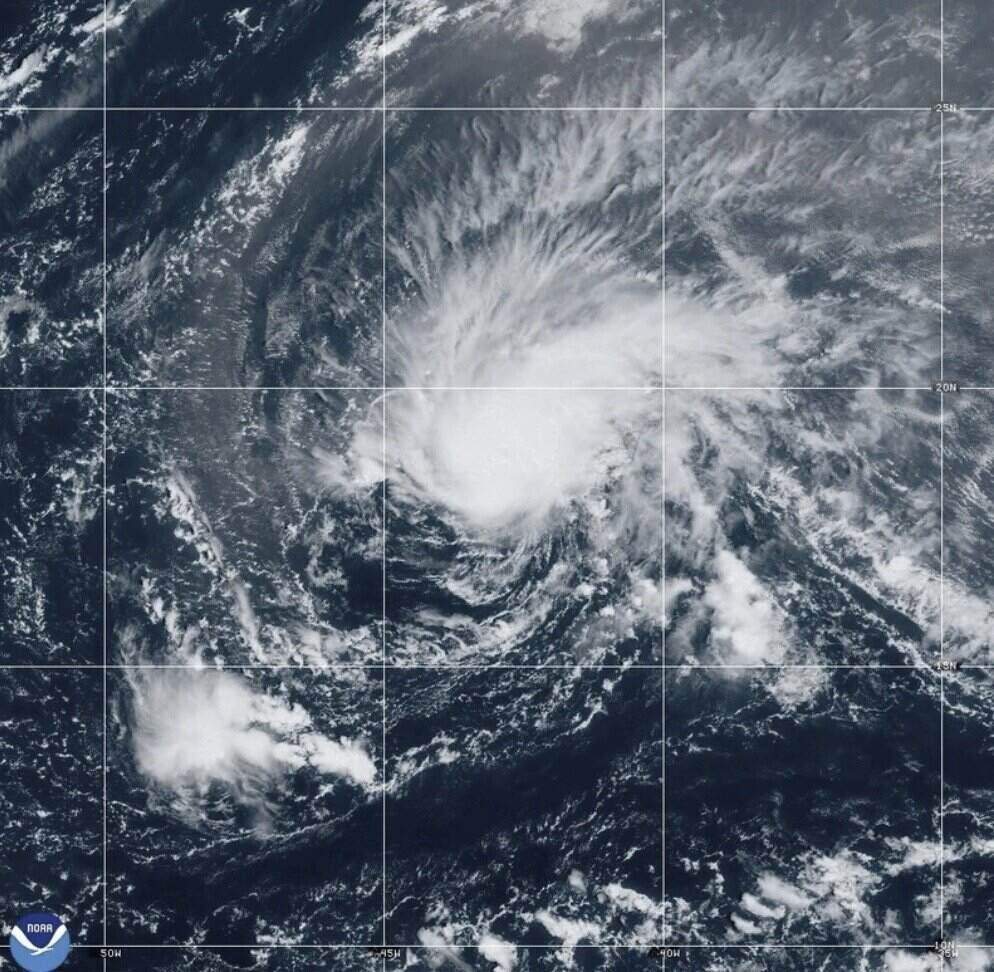 Bao Joyce dang huong ve phia tay tay bac voi toc do 15 km/h. Anh: NOAA