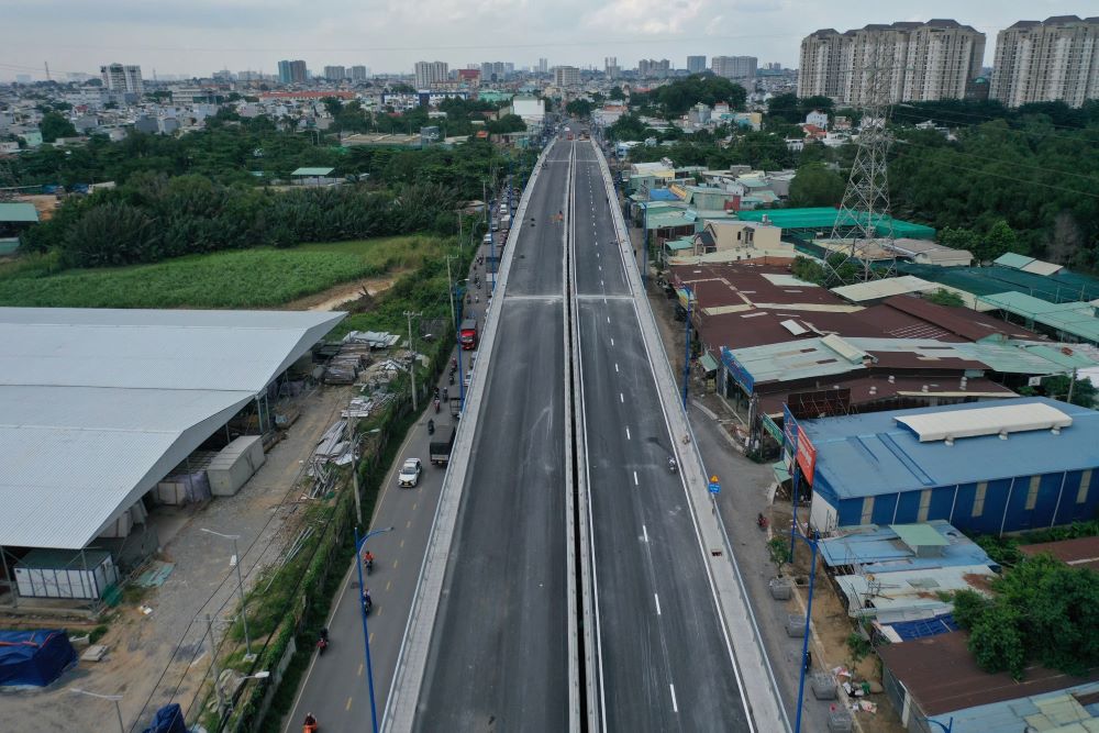 Nam Ly Bridge completed after 8 years of implementation. Photo: Anh Tu