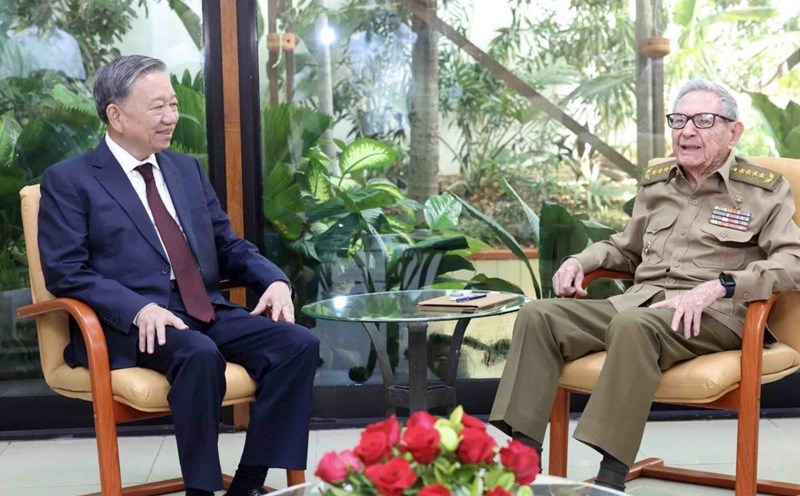 General Secretary and President To Lam met with Cuban Revolutionary Leader, General Raul Castro Ruz. Photo: VNA