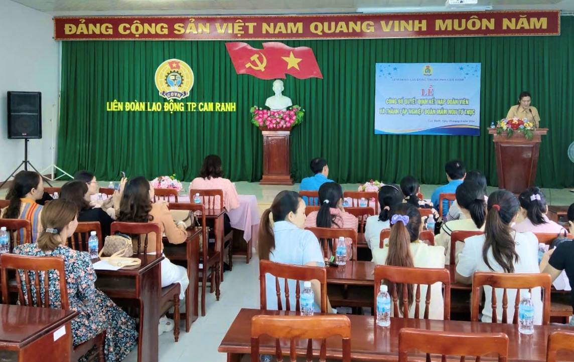 Nguoi lao dong lam viec o cac co so Mam non tu thuc tai TP. Cam Ranh tu nay da co diem tua Nghiep doan. Anh: Mai Thuy