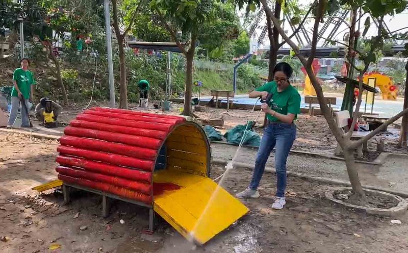 Hanoi: Turning a desolate place into a colorful playground for children