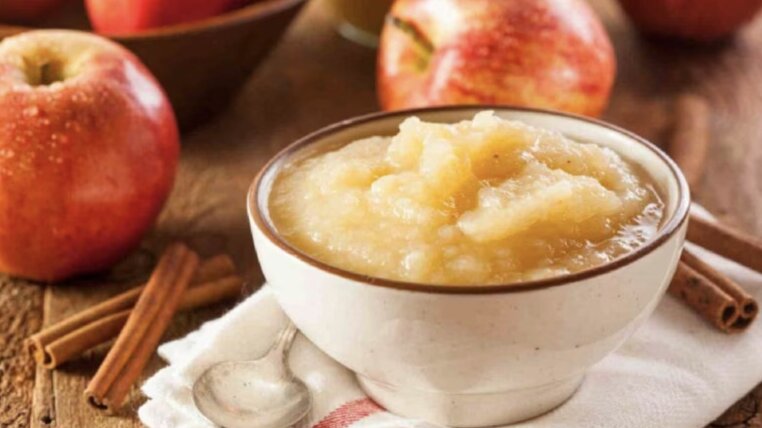 Cách làm sốt táo đơn giản tại nhà