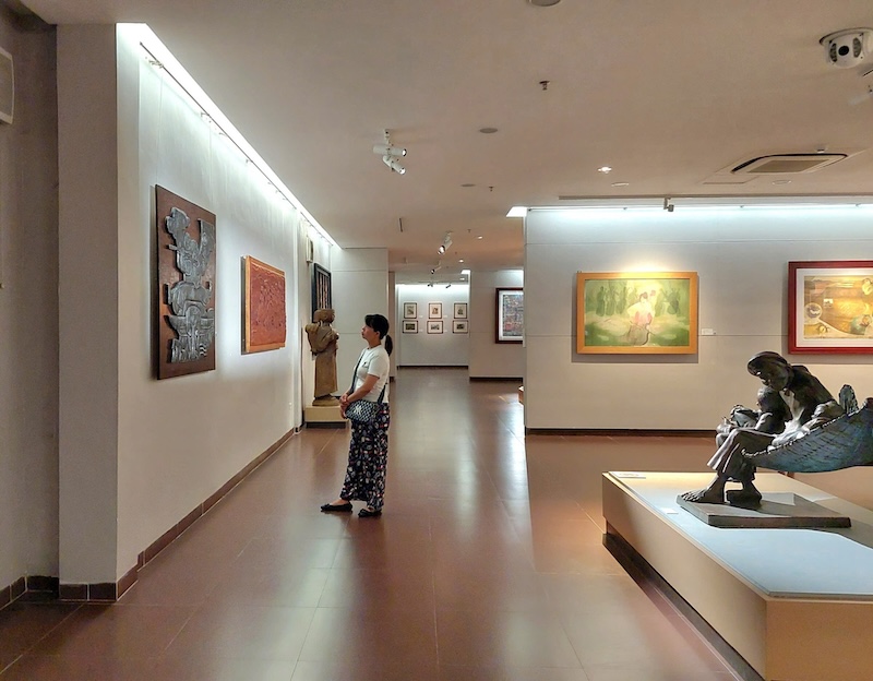 Tourists visit the Museum of Fine Arts during the National Day holiday, September 2. Photo: Nguyen Linh