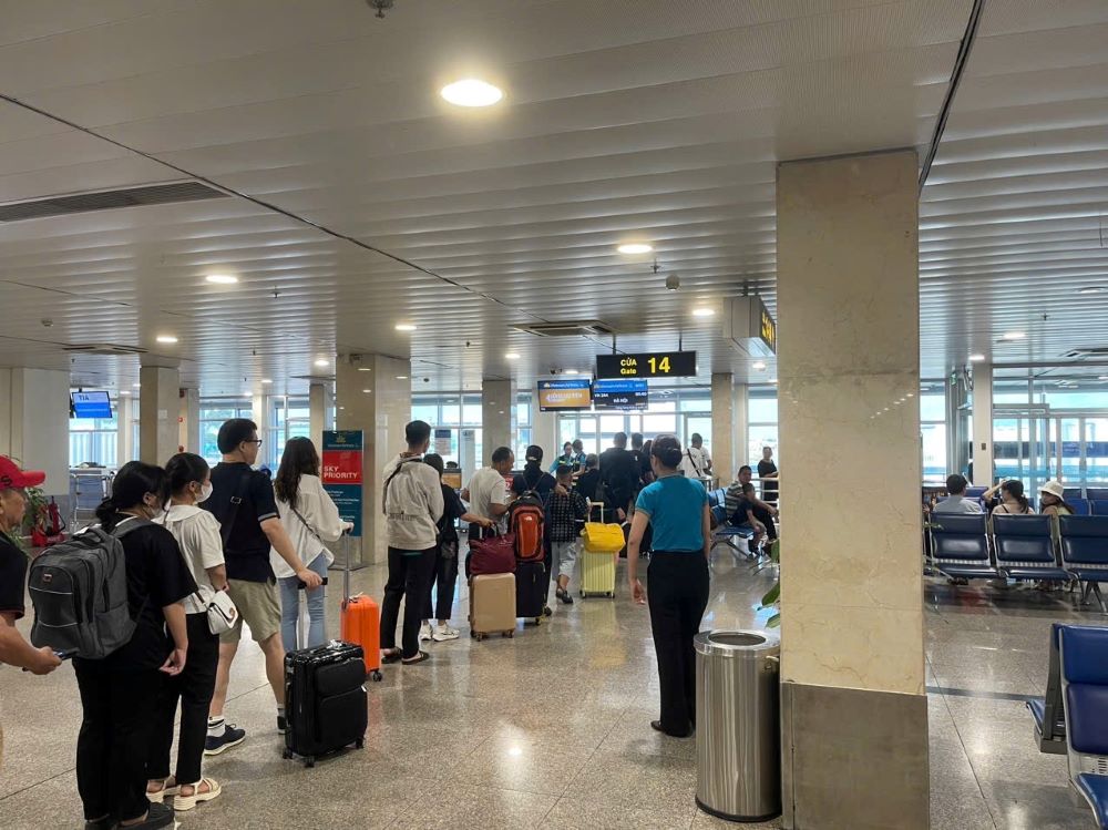 According to a report from Tan Son Nhat International Airport, today (September 3), the airport is expected to operate 679 flights with more than 110,000 passengers.