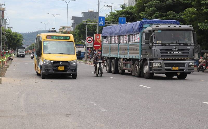 Đà Nẵng không có tuyến xe buýt hoạt động trong khu công nghiệp. Ảnh: Nguyễn Linh