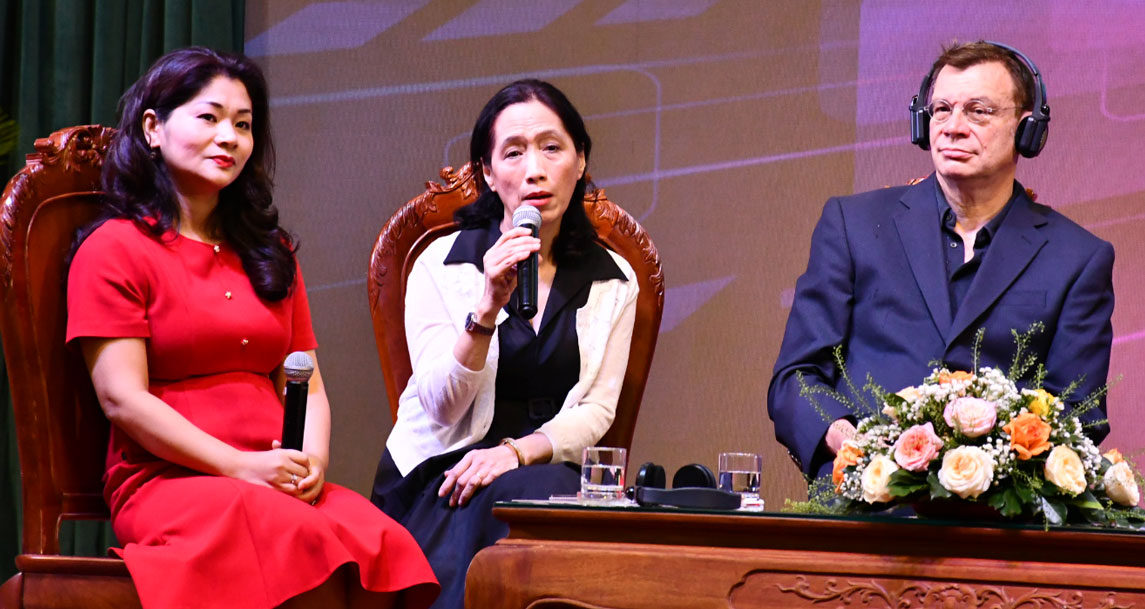 Deputy Director of the Cinema Department Ly Phuong Dung noted the "phenomenon" of more and more localities having policies to attract film crews. Photo: Xuan Nhan.