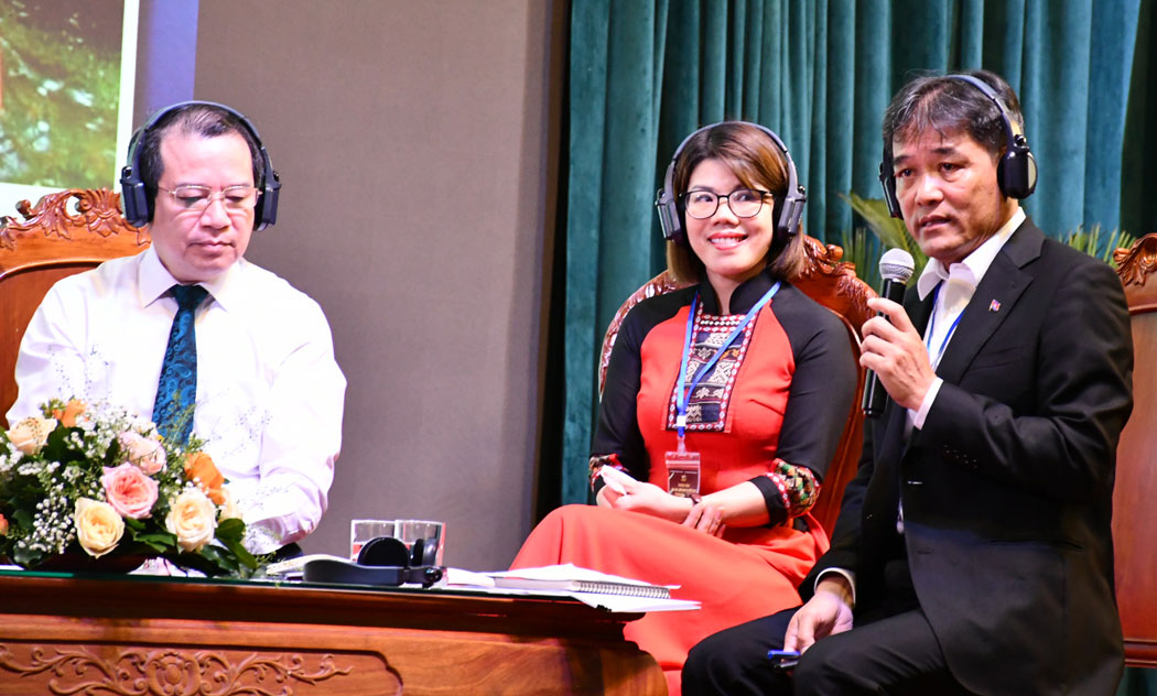 Deputy Secretary of State of the Ministry of Culture and Fine Arts of Cambodia Ek Buntha shares his experience. Photo: Xuan Nhan.