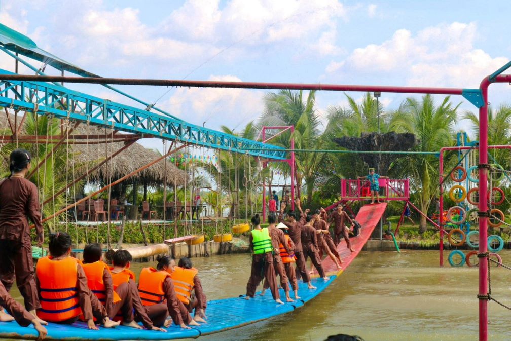 Water games at Con En Eco-tourism Area attract many tourists on the occasion of National Day, September 2. Photo: Thanh Mai