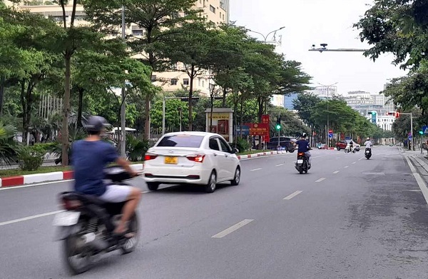 Camera phạt nguội ở Hà Nội. Ảnh: Xuyên Đông