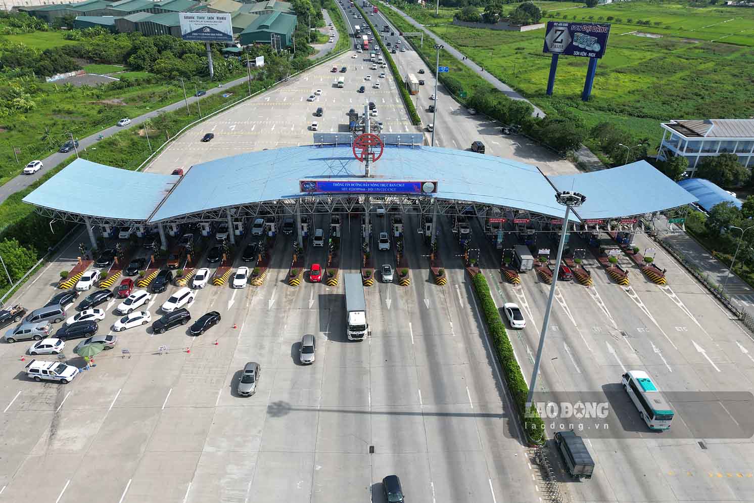 “There were some times in the afternoon of September 3 that there was congestion at the station. The reason was that the increased number of vehicles made it impossible for the automatic toll collection equipment to update in time. In these cases, the staff will still let the toll pass and will update fully at the end of the day,” said Mr. Hung.