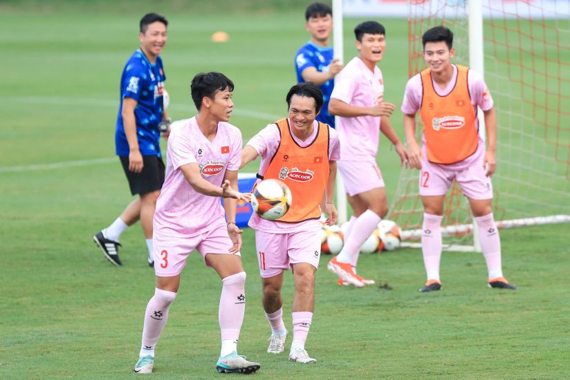 Tuyển Việt Nam có cơ hội lớn để học hỏi từ bóng đá Nga. 
Ảnh: Minh Dân