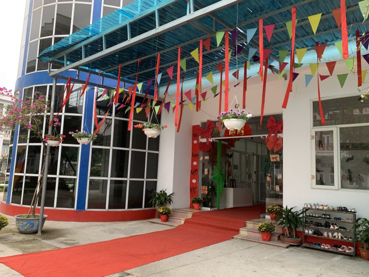 Khuôn viên nhà trẻ tại khu nhà ở công nhân, lao động KCN Bảo Minh (huyện Vụ Bản). Ảnh: Hà Vi