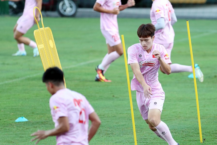 Tuyển Việt Nam xoay tua đội hình trước trận gặp tuyển Nga. 