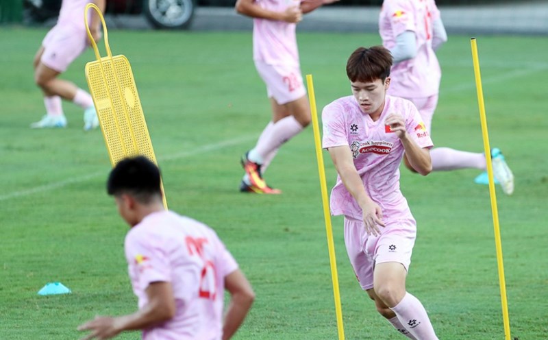 Tuyển Việt Nam xoay tua đội hình trước trận gặp tuyển Nga.