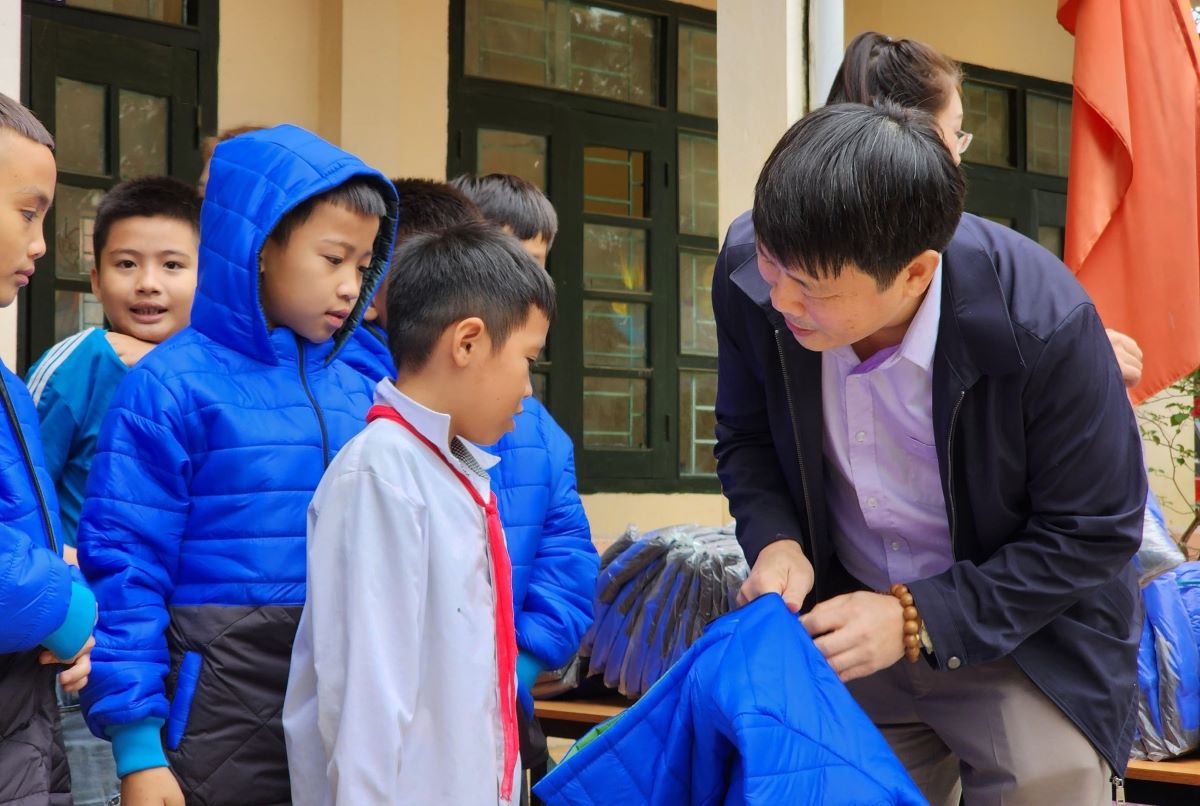 Học sinh khó khăn nơi vừa ra khỏi vùng đặc biệt khó khăn sẽ được miễn học phí. Ảnh: Trần Lâm