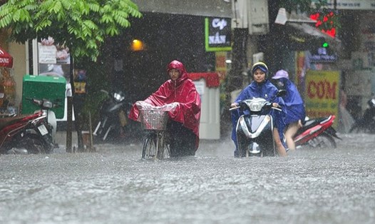 Cảnh báo nguy cơ ngập úng cục bộ do mưa lớn ở miền Bắc. Ảnh: Tô Thế