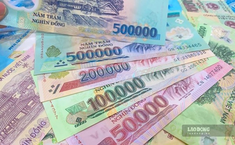 Interest Rate for savings at Vietnam Joint Stock Commercial Bank for Industry and Trade (VietinBank) currently fluctuates between 2.0 - 5.0%/year. Photo: Tra My