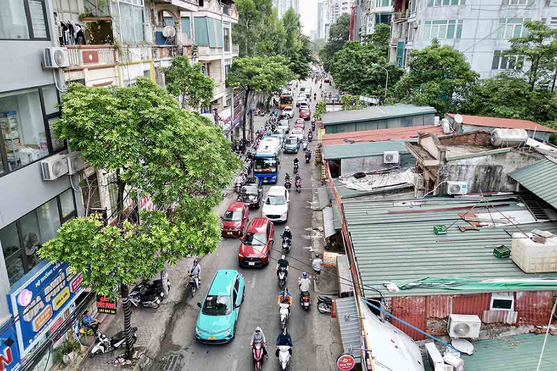 Hiện trạng đường Nguyễn Tuân (quận Thanh Xuân, Hà Nội). Ảnh: Hữu Chánh