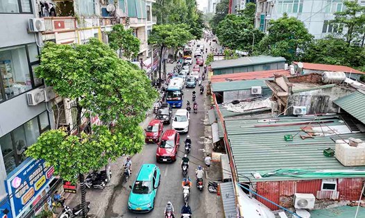 Hiện trạng đường Nguyễn Tuân (quận Thanh Xuân, Hà Nội). Ảnh: Hữu Chánh