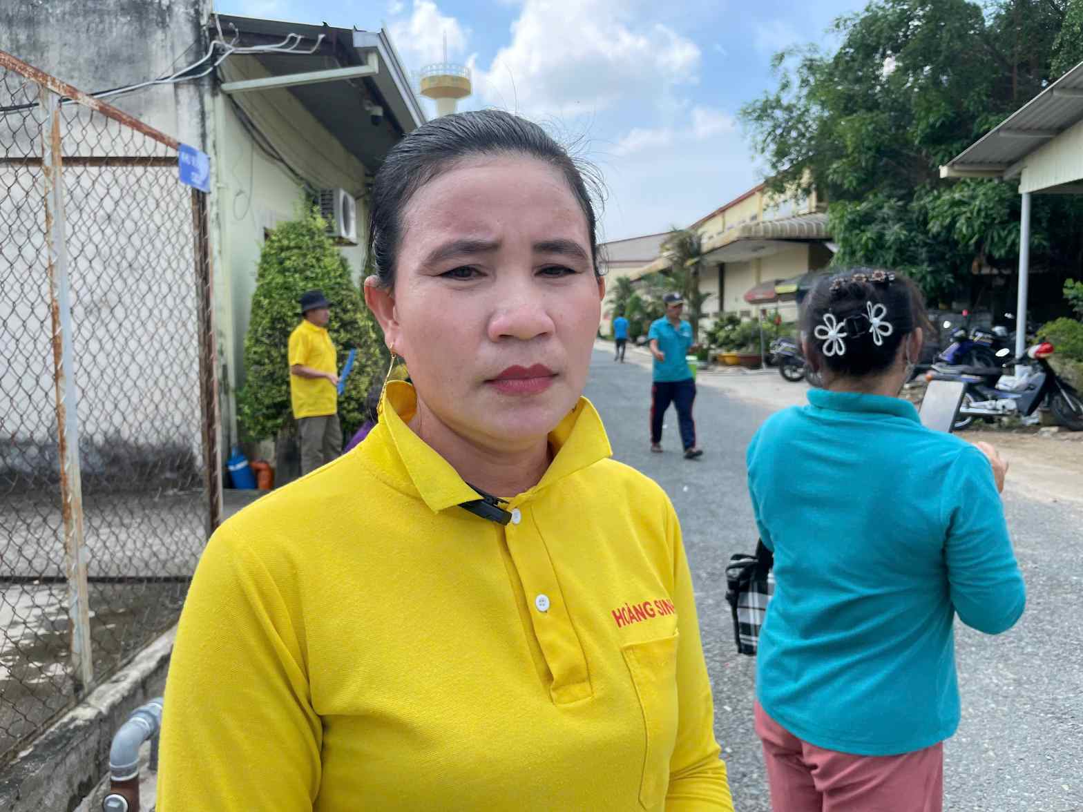 Sadness and anxiety are evident on the faces of workers who are owed three months of wages. Photo: Dinh Trong