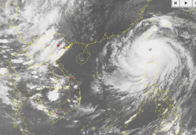 Bão Krathon có cường độ mạnh cấp 15, giật trên cấp 17. Trên đây là ảnh mây vệ tinh vào hồi 13h20 ngày 30.9. Ảnh: Trung tâm Mạng lưới Khí tượng Thủy văn Quốc gia