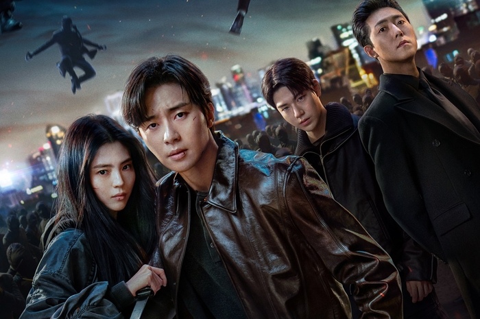 Park Seo Joon, Han So Hee và diễn viên phim “Sinh vật Gyeongseong 2”. Ảnh: Nhà sản xuất