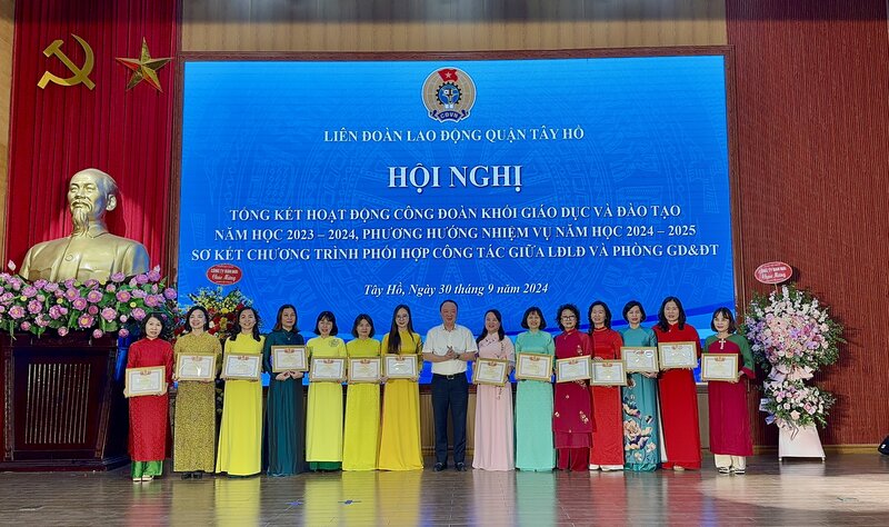 More than 6.3 billion VND for education sector trade union activities. Photo: Hoang Loc