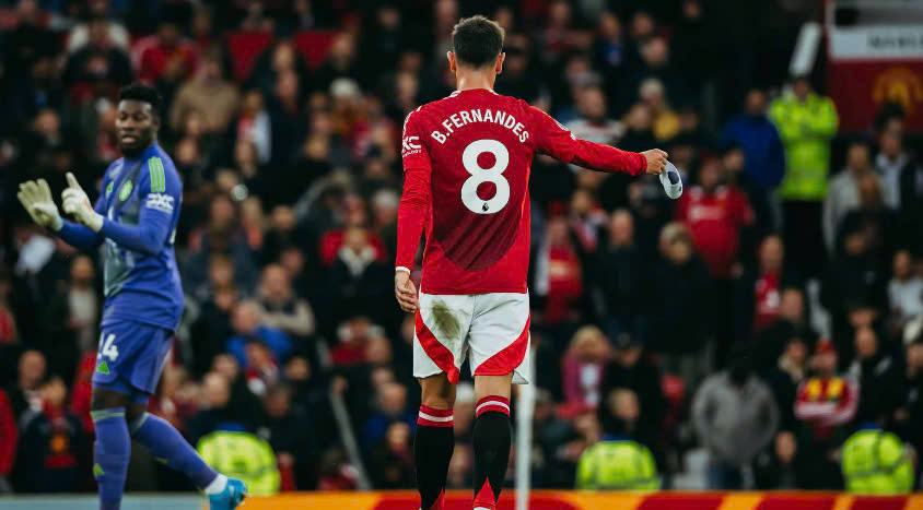 Su bat luc cua Bruno Fernandes sau tam the do truc tiep.  Anh: MUFC