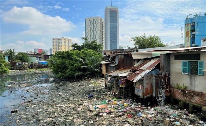 Một khu vực thuộc dự án di dời nhà trên kênh rạch. Ảnh: Anh Tú