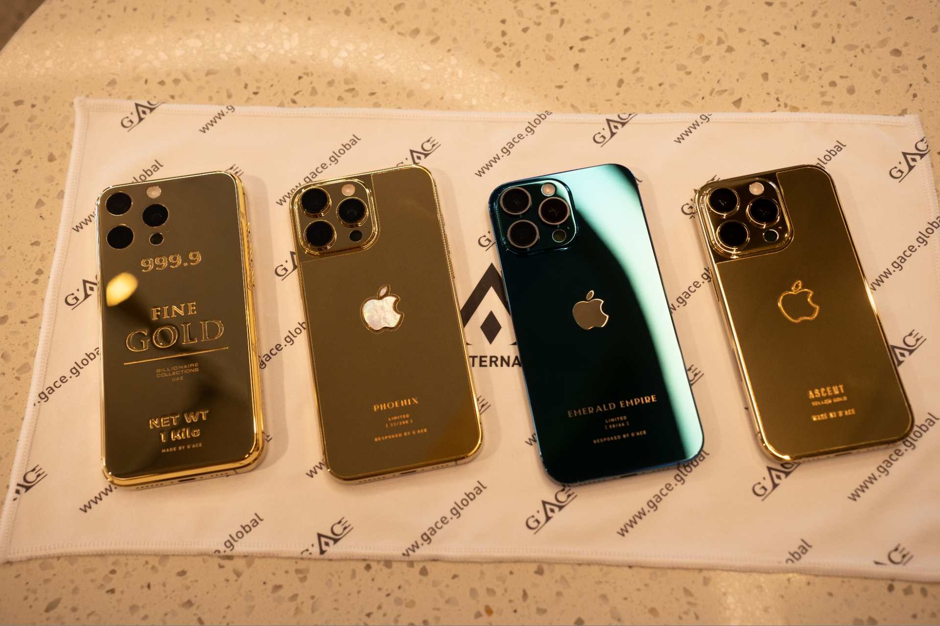 thuy trang　iPhone16Pro Điện thooại Apple iPhone 16 Pro Max 256GB MYWY3VN/A Natural