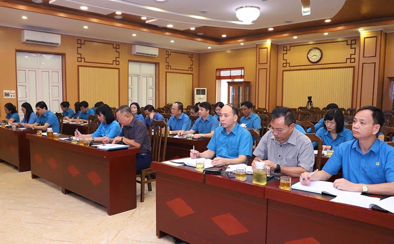 Hoa Binh Provincial Labor Federation deploys key tasks for the last 3 months of 2024. Photo: Minh Chuyen