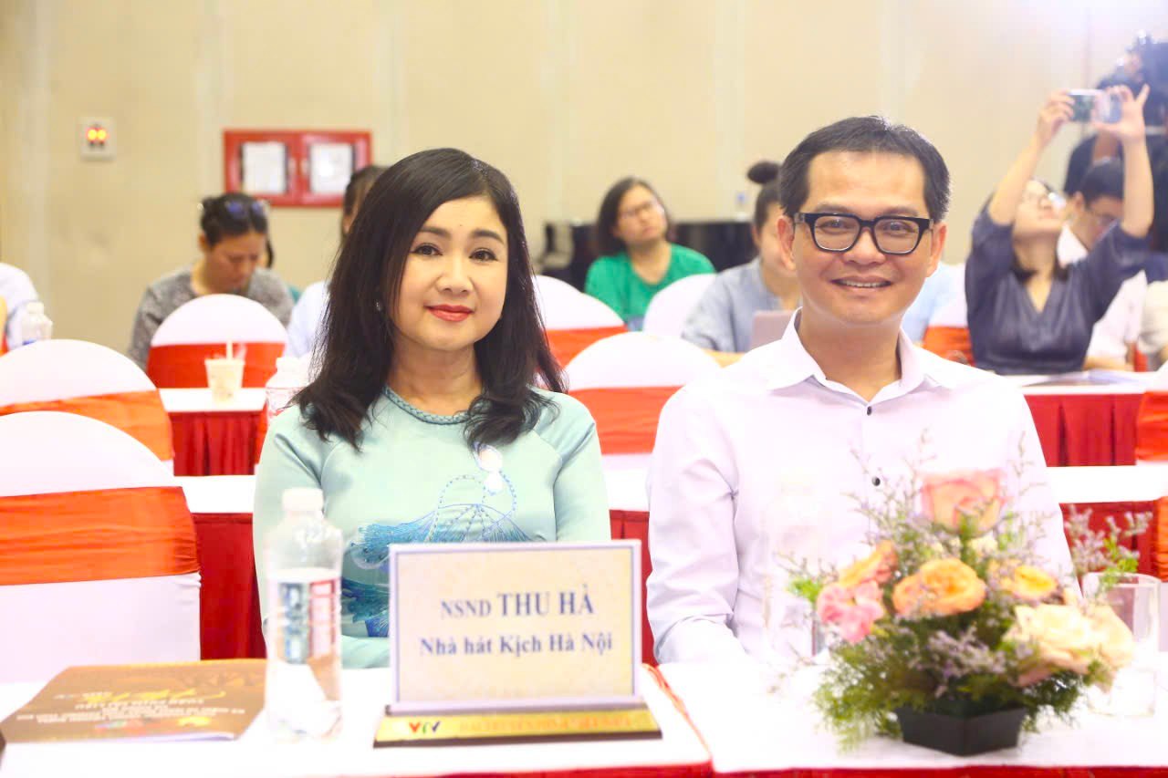 NSND Thu Hà và NSND Trung Hiếu. Ảnh: Ban tổ chức