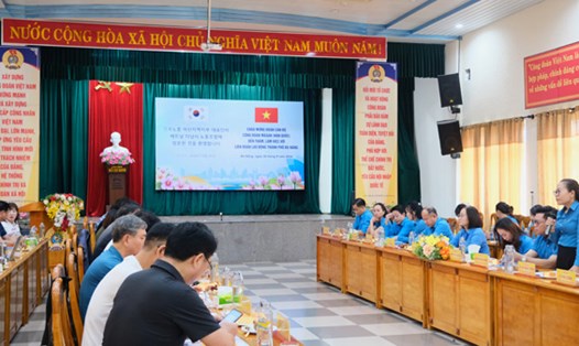 LĐLĐ thành phố Đà Nẵng đón tiếp, làm việc với Đoàn công tác Công đoàn thành phố Masan, Hàn Quốc. Ảnh: Tường Minh