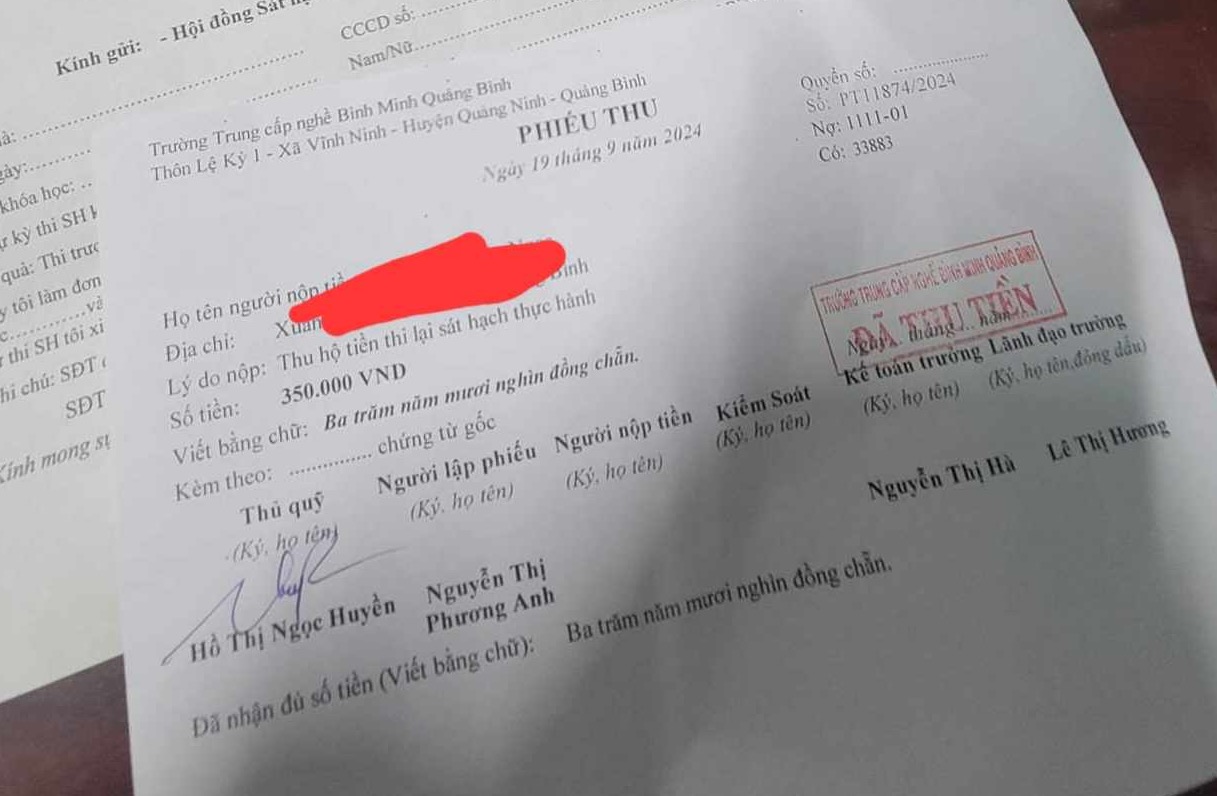 After failing the practical exam, candidates pay to retake the exam. Photo: T. Phu