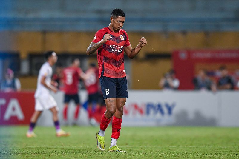 Khep lai 90 phut thi dau chinh thuc, Cong an Ha Noi gianh chien thang 1-0 truoc Binh Duong. Voi ket qua nay, doi bong nganh Cong an xep thu 6, Binh Duong dung hang 5 sau vong 3.