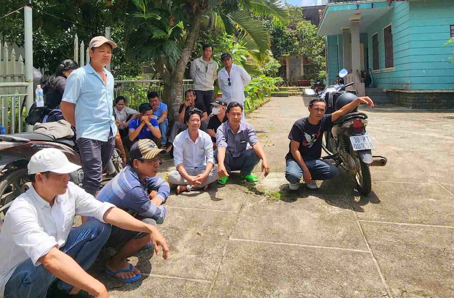 Many workers at Bao Loc Waste Treatment Plant are owed wages. Photo: Hoai Thanh